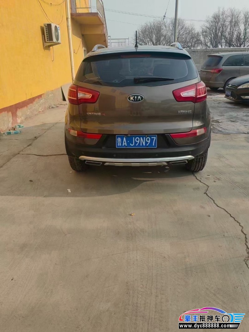 13年起亚智跑轿车抵押车出售