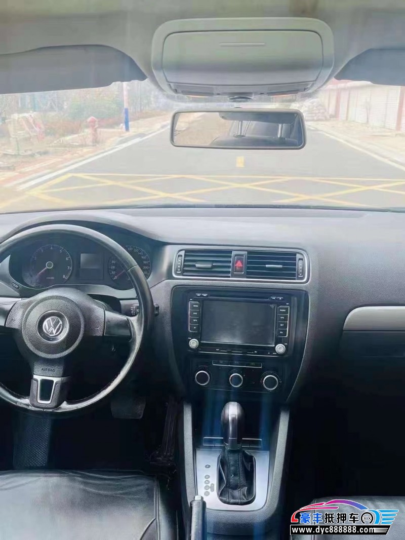 14年大众速腾轿车抵押车出售