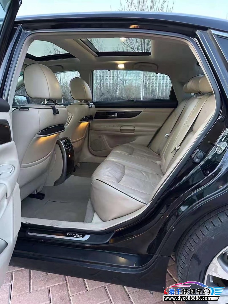 15年日产天籁轿车抵押车出售