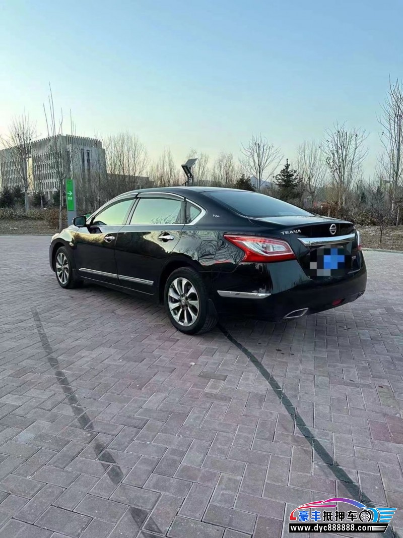 15年日产天籁轿车抵押车出售
