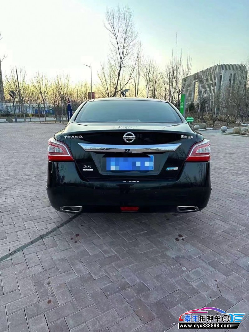 15年日产天籁轿车抵押车出售