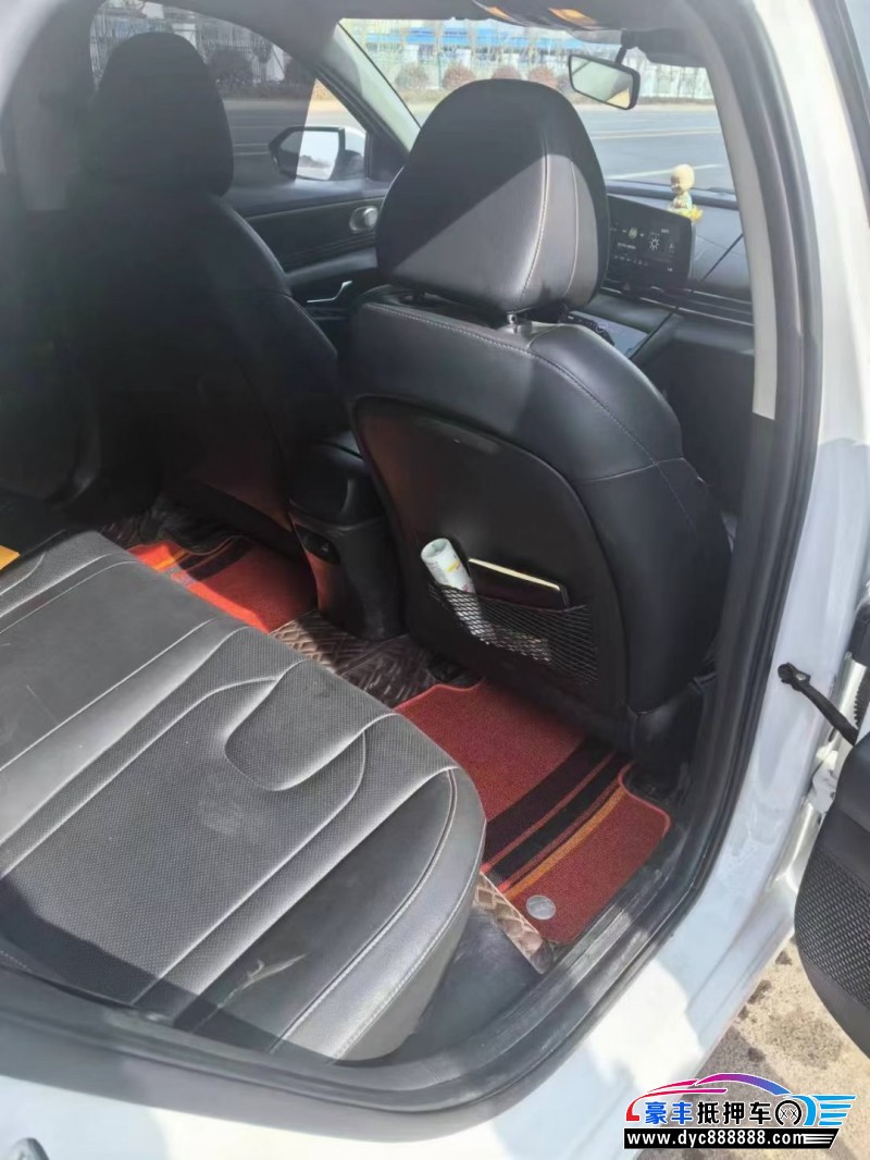 21年现代伊兰特轿车抵押车出售