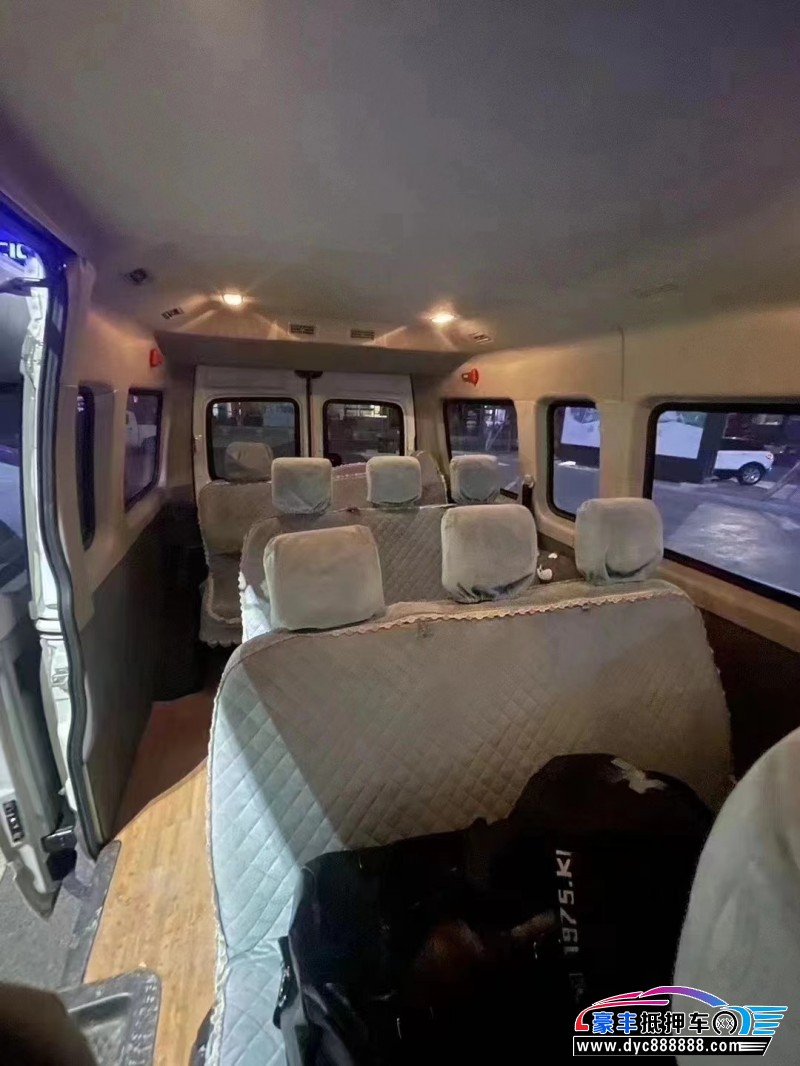 22年上汽大通V80轿车抵押车出售