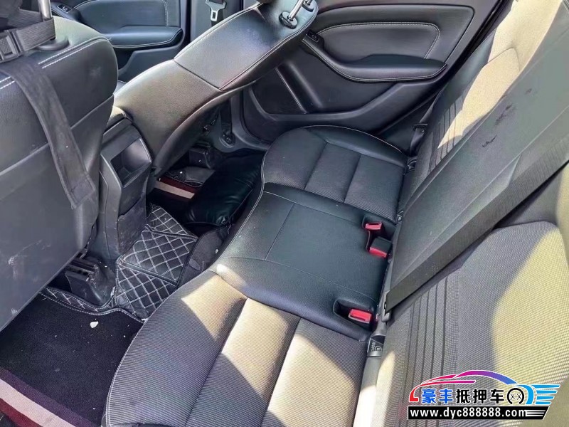 15年奔驰B轿车抵押车出售