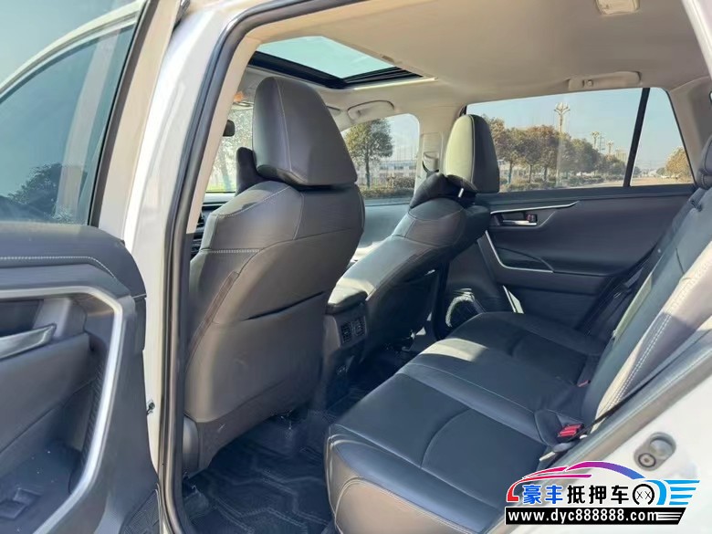 22年丰田RAV4轿车抵押车出售