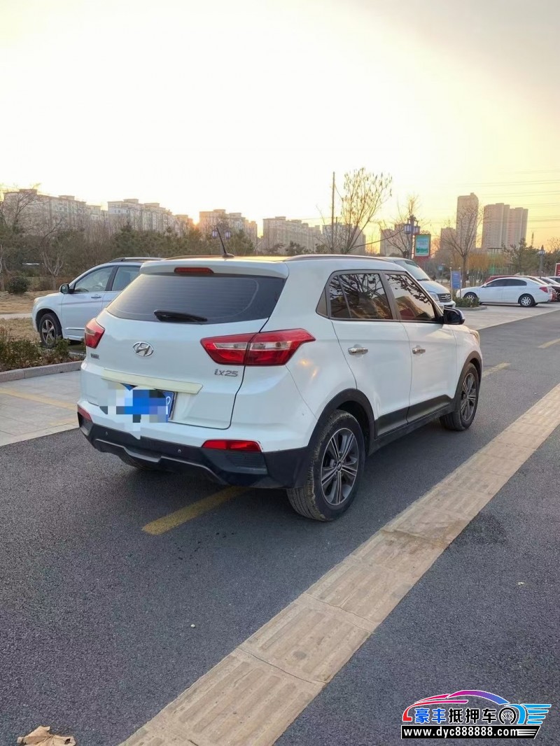 15年现代ix25轿车抵押车出售