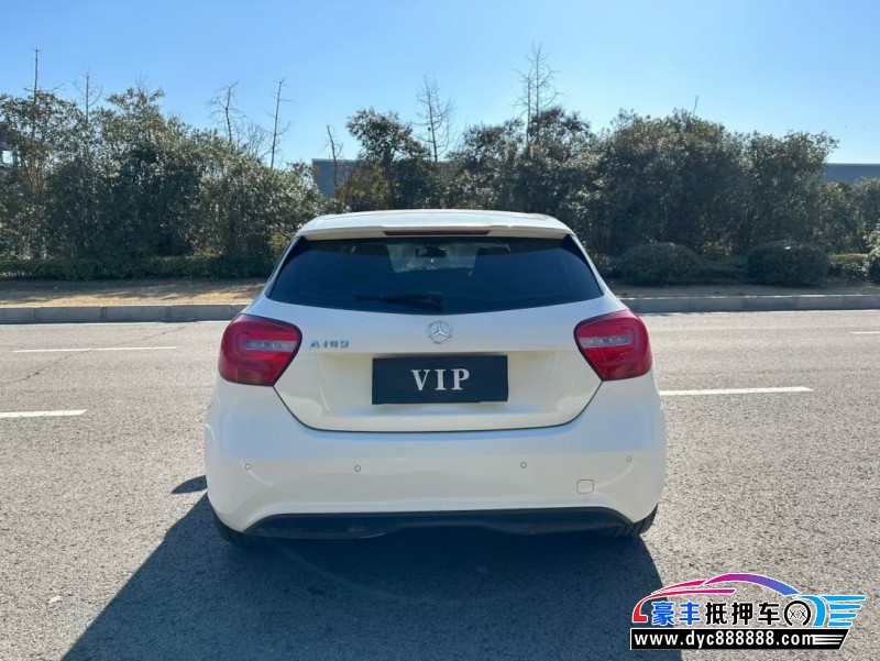 15年奔驰A轿车抵押车出售