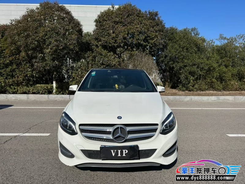 17年奔驰B轿车抵押车出售