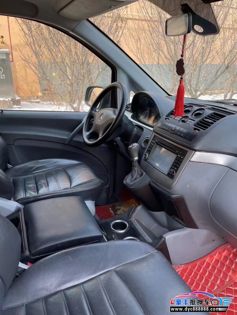 12年奔驰威霆轿车抵押车出售