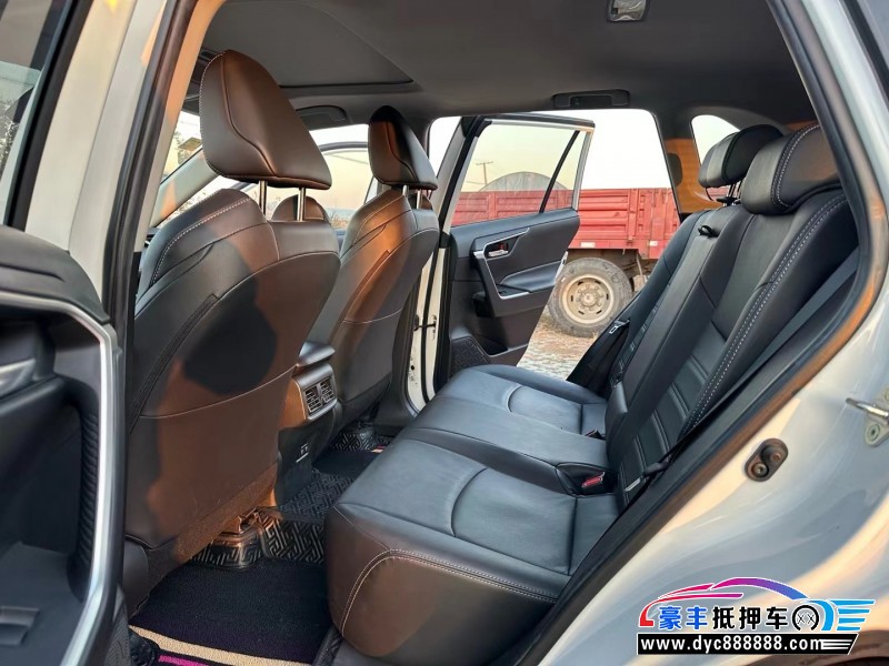 21年丰田威兰达轿车抵押车出售