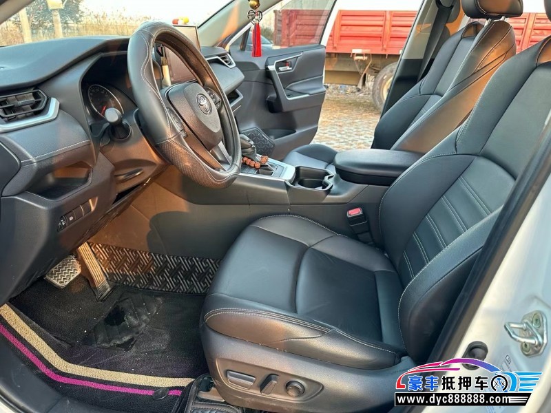 21年丰田威兰达轿车抵押车出售