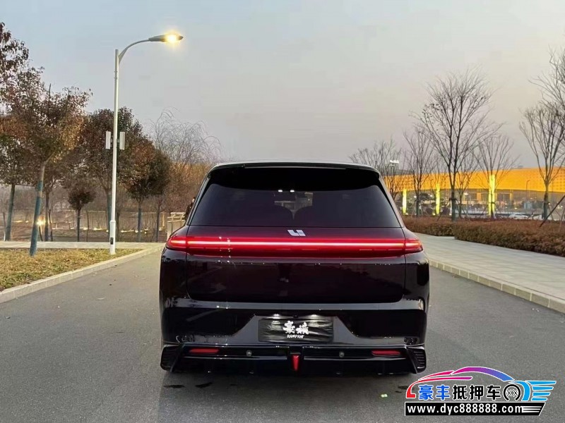 23年理想L8轿车抵押车出售