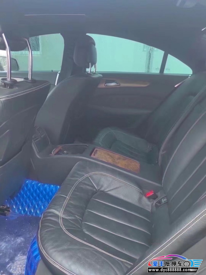 13年奔驰CLS轿车抵押车出售