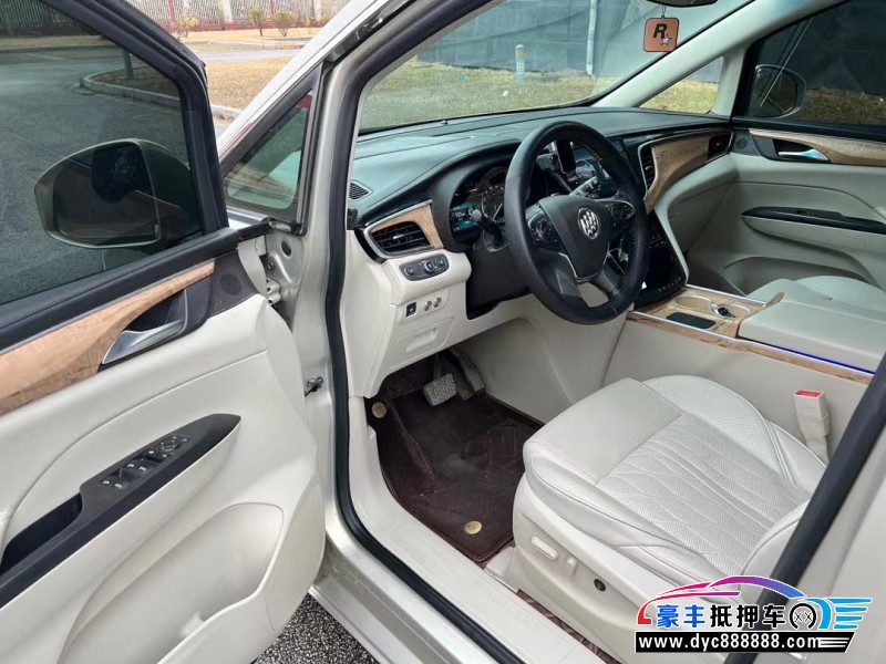 20年别克GL8轿车抵押车出售