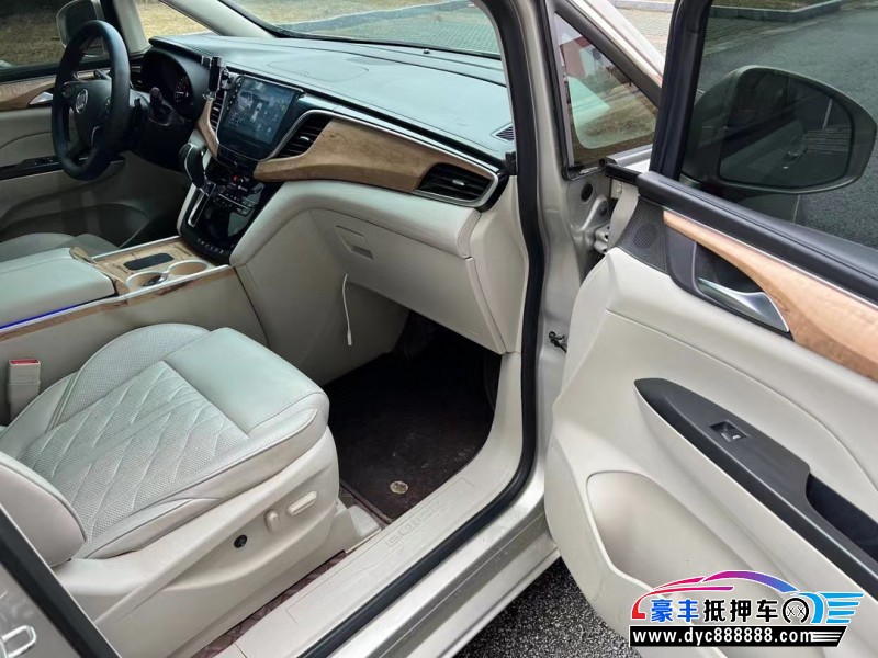 20年别克GL8轿车抵押车出售