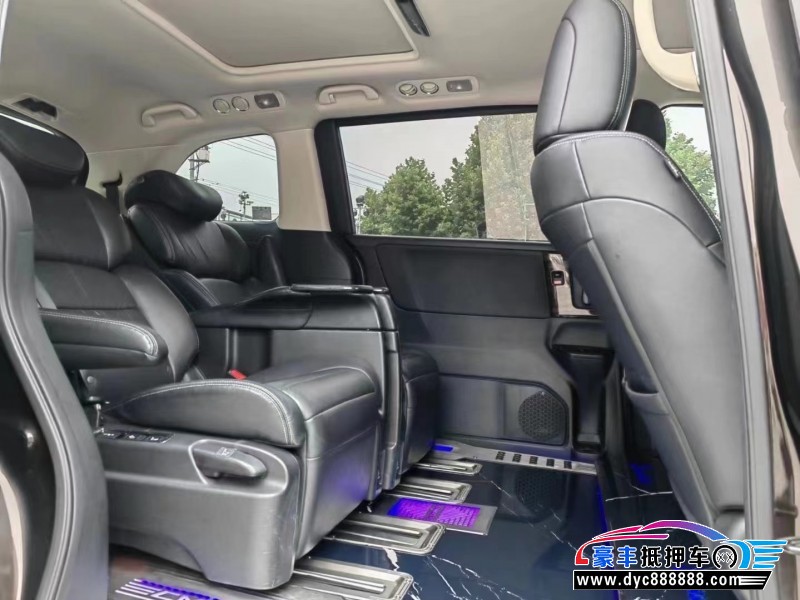 17年本田艾力绅轿车抵押车出售