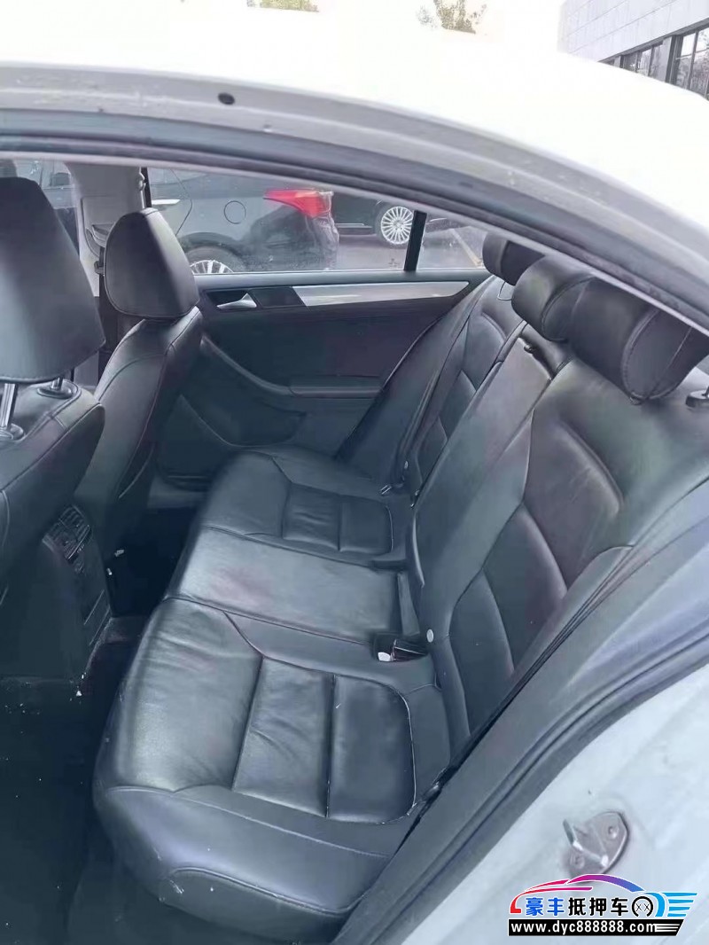 15年大众速腾轿车抵押车出售