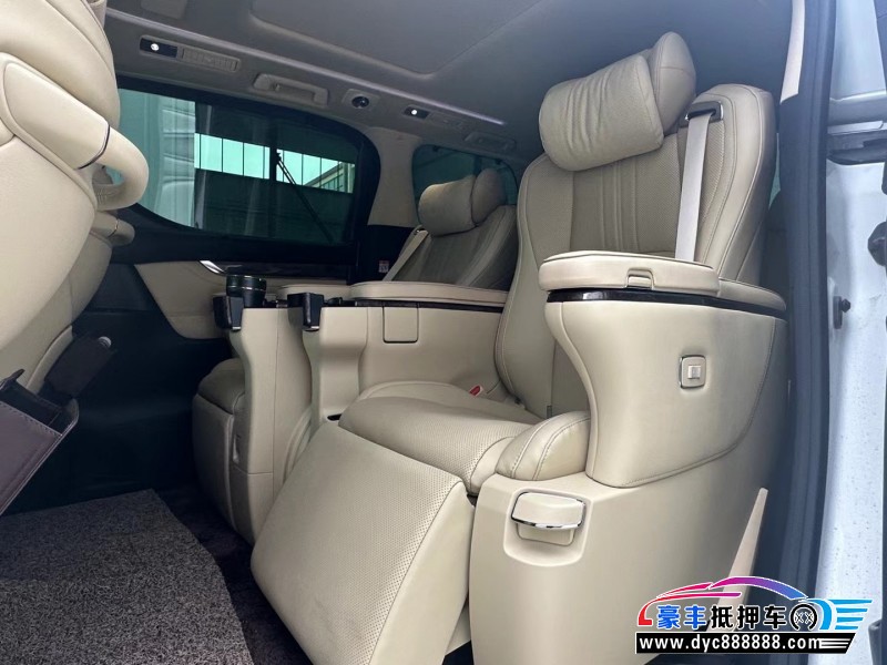 23年丰田埃尔法轿车抵押车出售