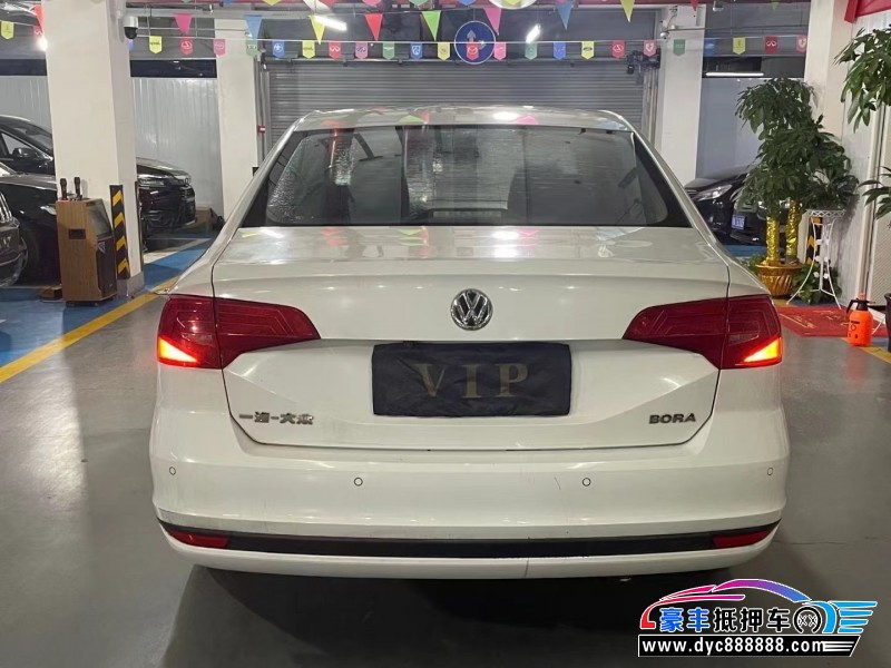 17年大众宝来轿车抵押车出售
