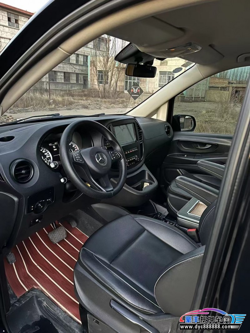 18年奔驰威霆MPV抵押车出售