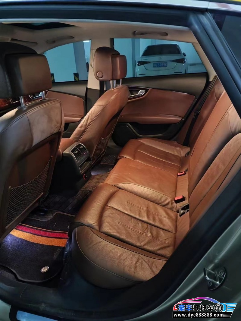 12年奥迪A7轿车抵押车出售