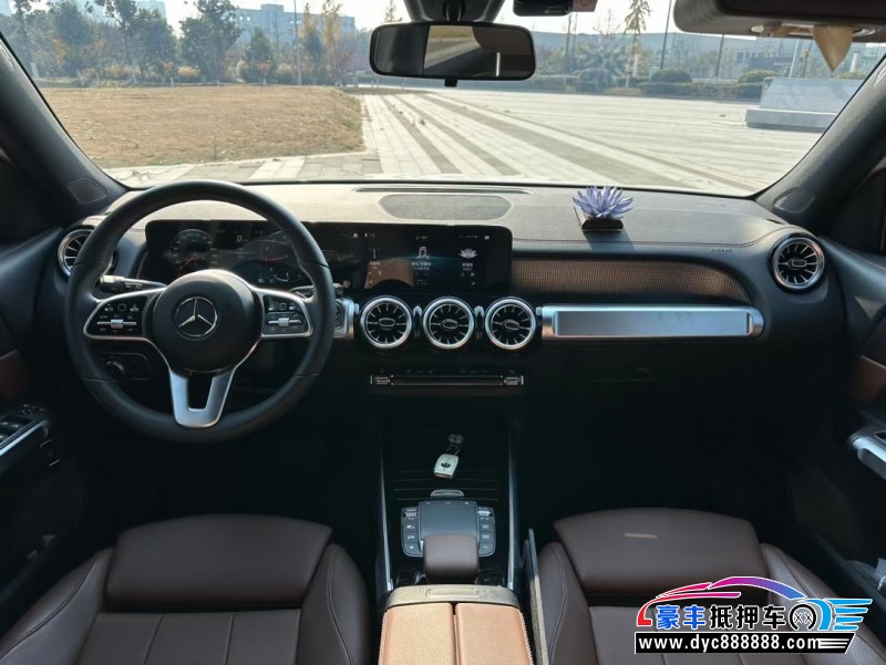 22年奔驰GLB轿车抵押车出售