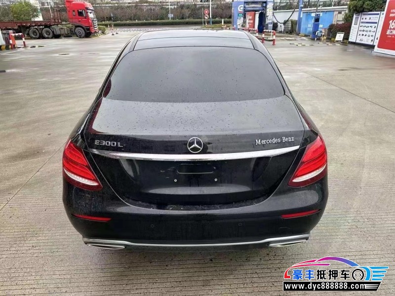 19年奔驰E轿车抵押车出售