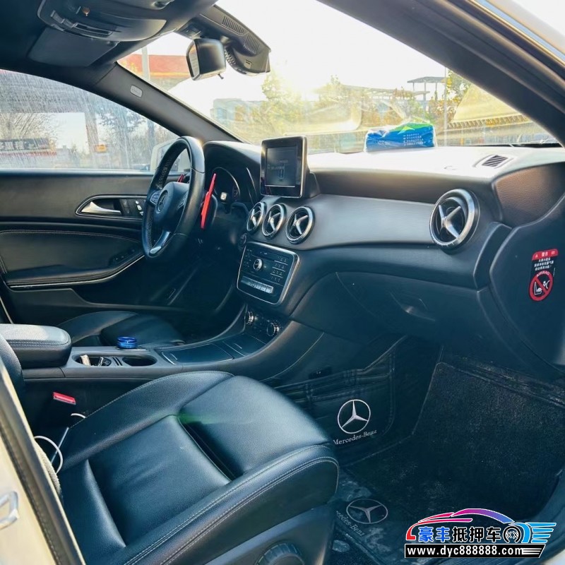 17年奔驰CLA轿车抵押车出售