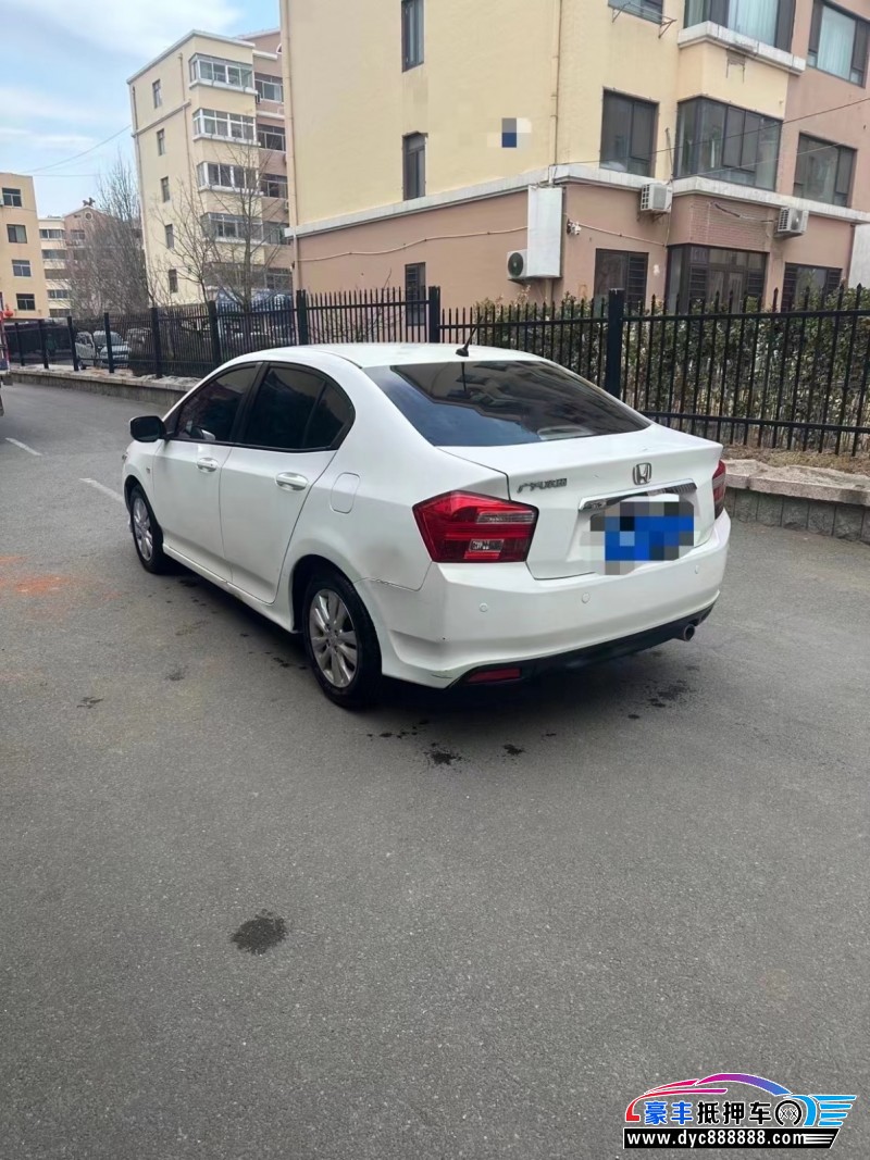 13年本田锋范轿车抵押车出售