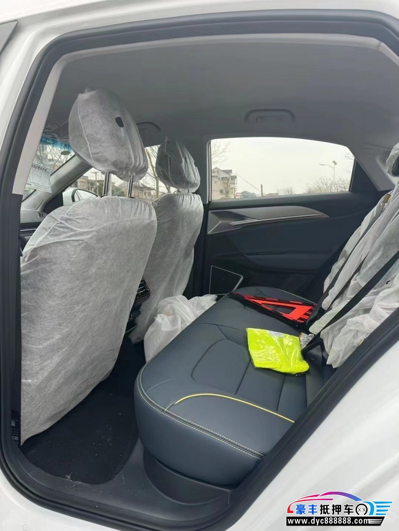 24年吉利几何轿车抵押车出售