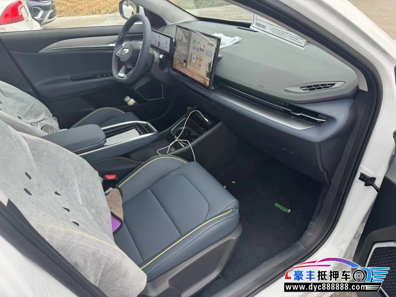 24年吉利几何轿车抵押车出售