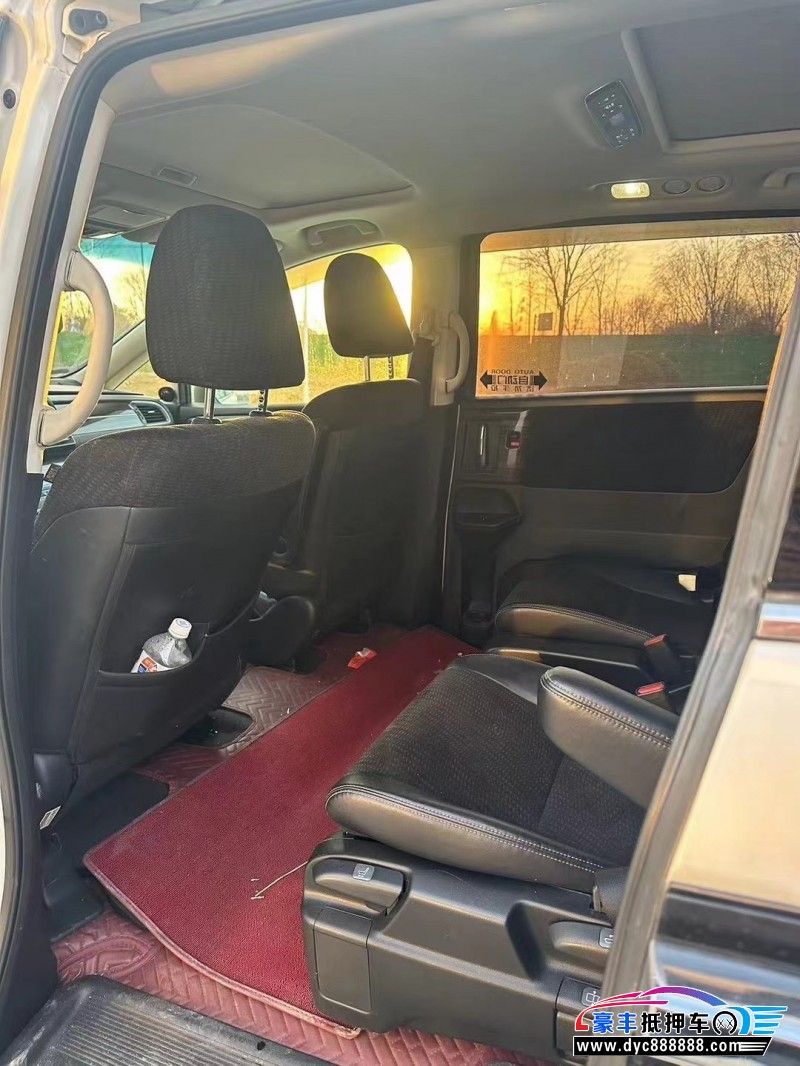 18年本田艾力绅轿车抵押车出售