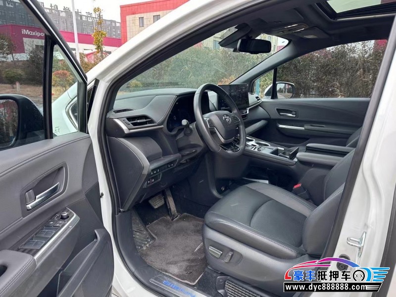 23年丰田塞纳轿车抵押车出售