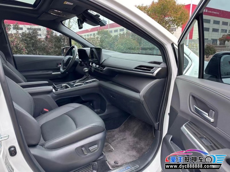 23年丰田塞纳轿车抵押车出售