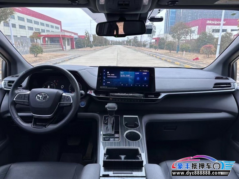 23年丰田塞纳轿车抵押车出售