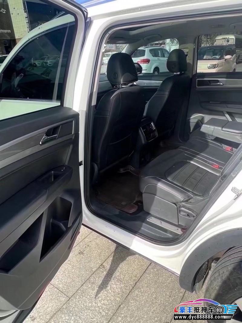 18年大众途昂轿车抵押车出售