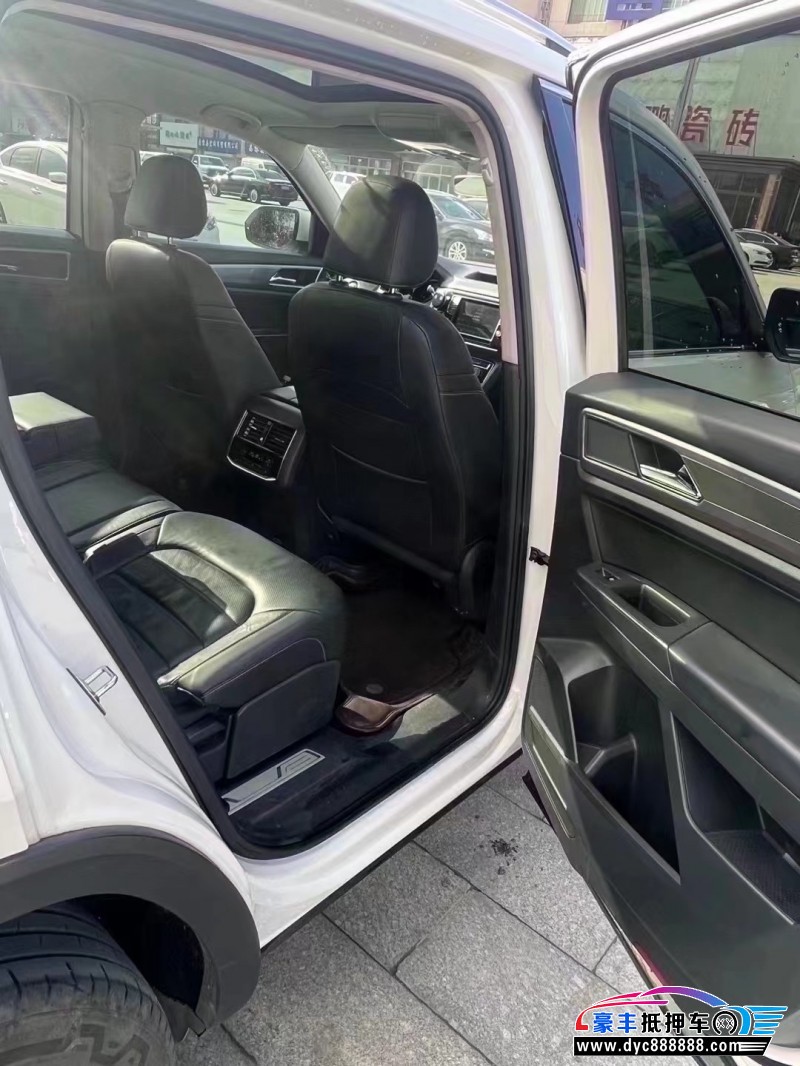 18年大众途昂轿车抵押车出售