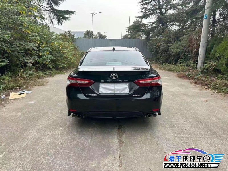 22年丰田凯美瑞轿车抵押车出售