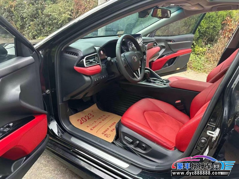 22年丰田凯美瑞轿车抵押车出售