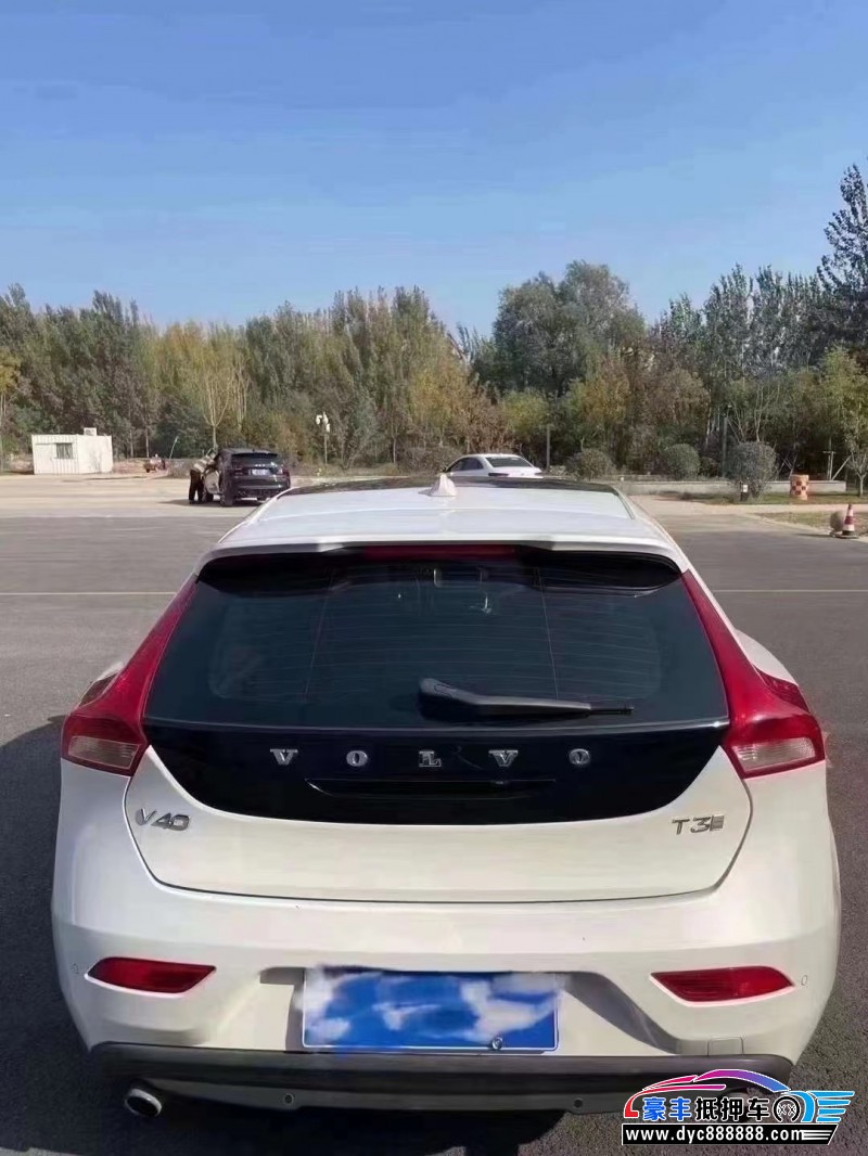 18年沃尔沃V40轿车抵押车出售