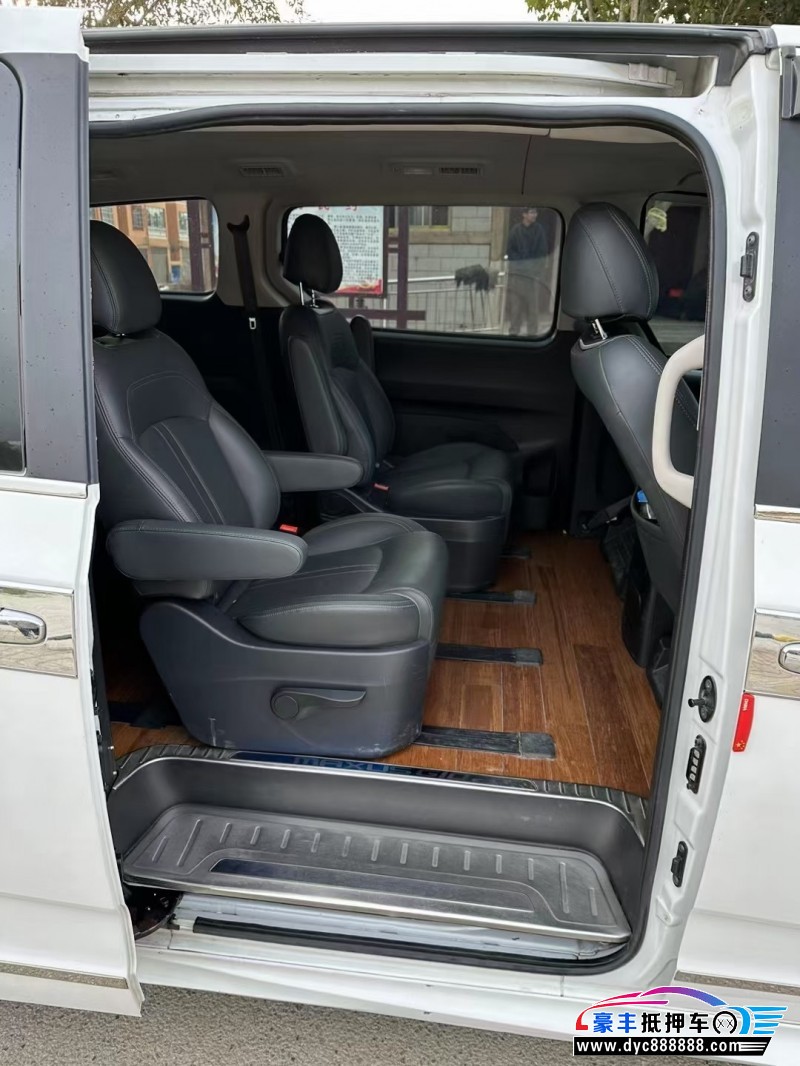 21年上汽大通G10轿车抵押车出售