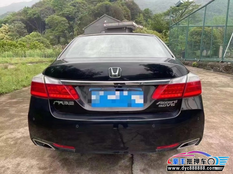 16年本田雅阁轿车抵押车出售