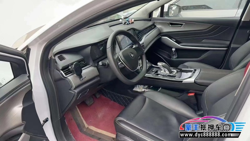 24年雷诺羿轿车抵押车出售