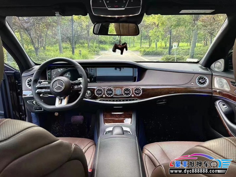 14年奔驰S轿车抵押车出售