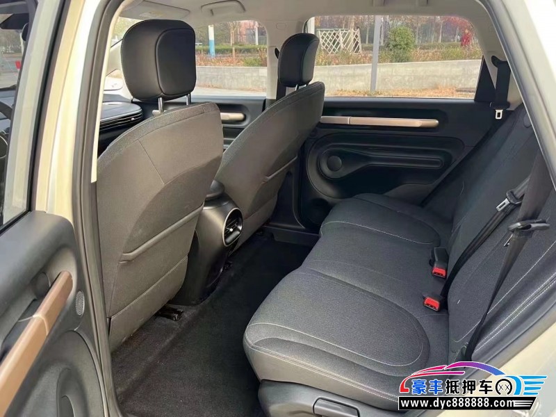 23年宝骏云朵轿车抵押车出售