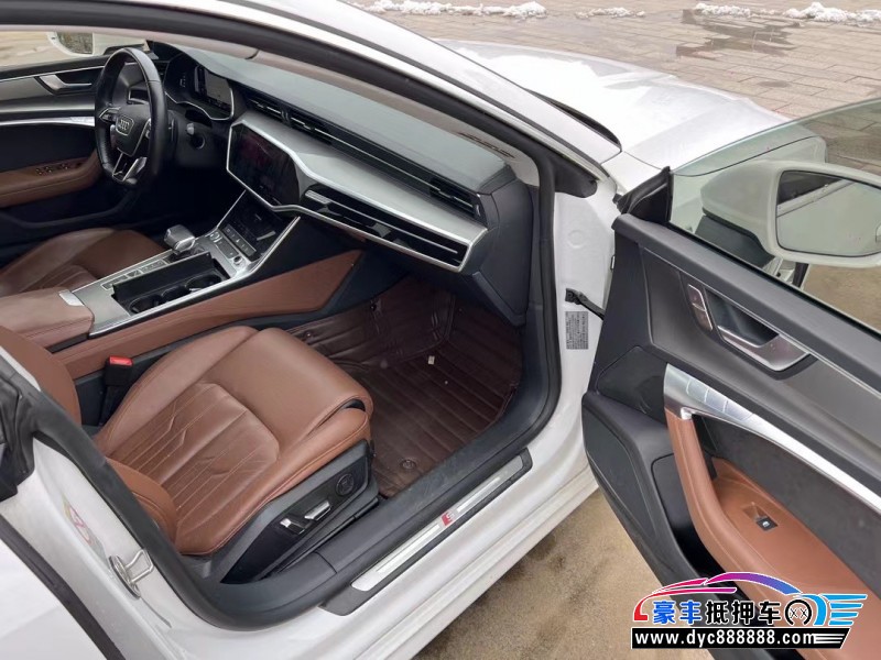 19年奥迪A7轿车抵押车出售