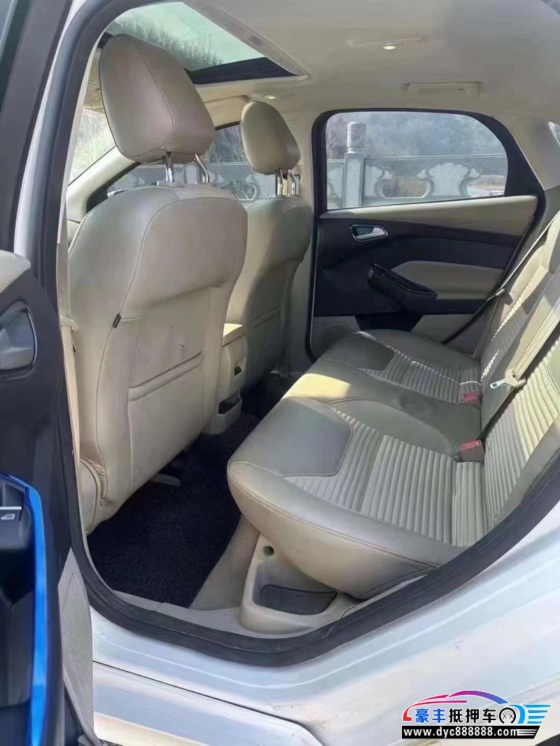 16年福特福克斯轿车抵押车出售