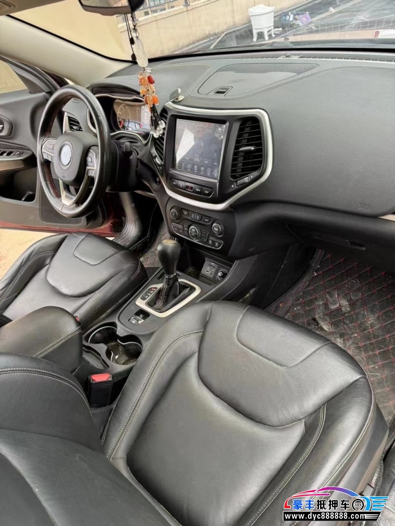 17年Jeep自由光SUV抵押车出售