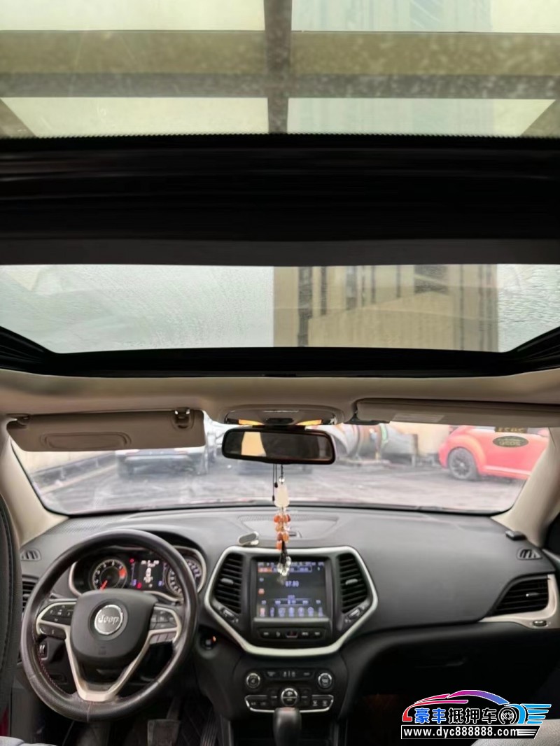 17年Jeep自由光SUV抵押车出售