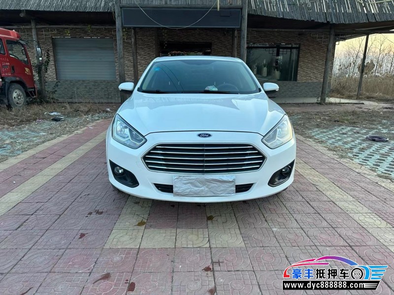 18年福特福睿斯轿车抵押车出售